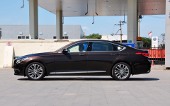 偶遇一輛豪車，它車標(biāo)帶翅膀