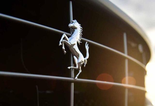 法拉利&ldquo;躍馬&rdquo;車標原來是這么來的，漲知識了！