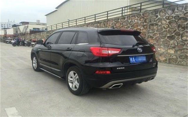 長安這車被嘲諷為山寨車，去掉字母車標后，比寶馬X6都帶勁