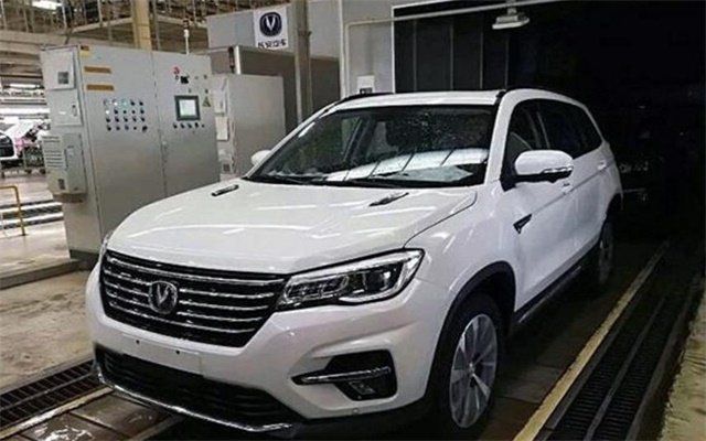 長安這車被嘲諷為山寨車，去掉字母車標后，比寶馬X6都帶勁