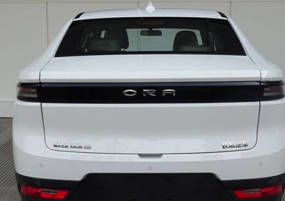 長城終于換上新車標(biāo)，可惜原形畢露，網(wǎng)友：2018年較丑的車！