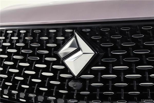 寶駿終于換車標了！&ldquo;鉆石車標&rdquo;榮譽誕生，但仍逃不過被吐槽的命