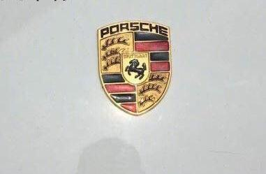 改眾泰SR9車(chē)標(biāo)，遭交警勒令恢復(fù)！4S店保時(shí)泰Z標(biāo)