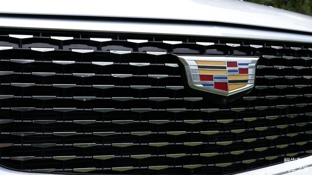 別嫌國產車標丑！看完凱迪拉克車標進化史，請給國產品牌多點時間