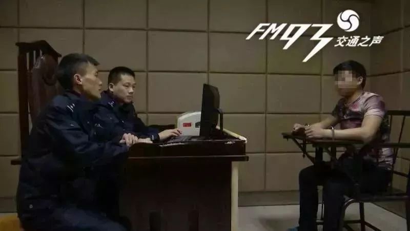 男子模仿視頻連摳10多個奔馳車標,結果悲劇了......