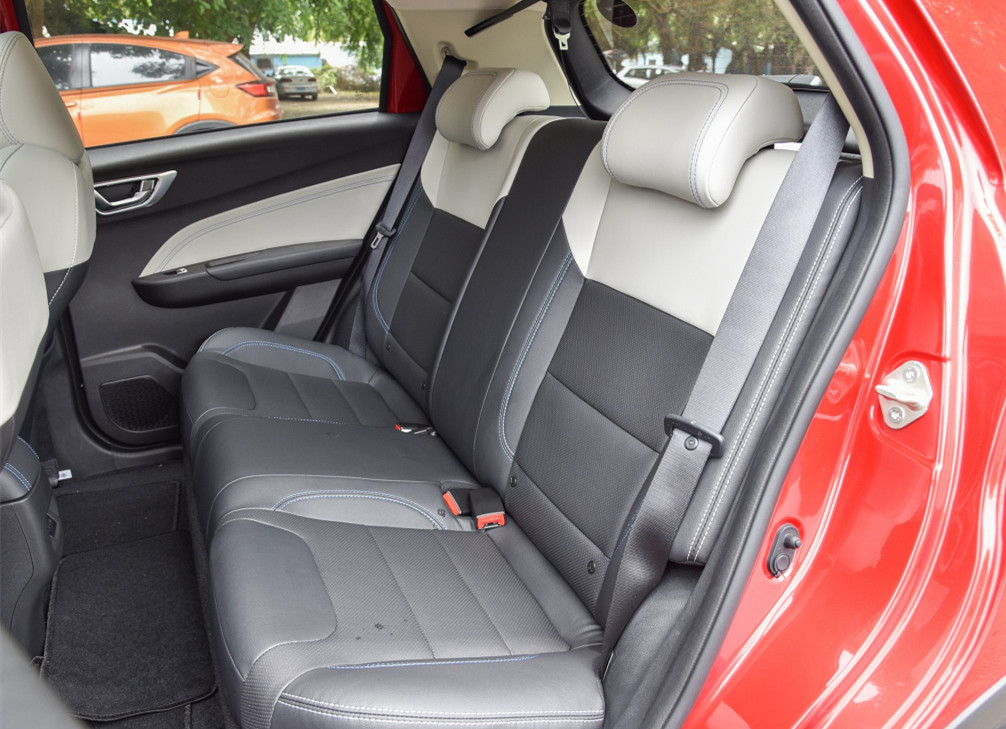 吉利又一力作！車標(biāo)形似楓葉，跑一公里才5分錢，6.88萬就能拿下