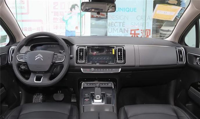 被車標(biāo)拖累的&ldquo;舒適王&rdquo;，高速穩(wěn)如牛，滿油1093Km，國(guó)六卻沒(méi)人要