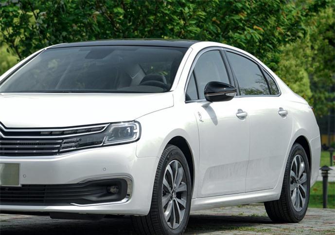 被車標(biāo)拖累的&ldquo;舒適王&rdquo;，高速穩(wěn)如牛，滿油1093Km，國(guó)六卻沒(méi)人要