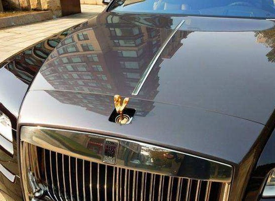 勞斯萊斯總裁：如果你能拿掉車標，這部勞斯萊斯直接送給你