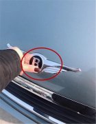 偶遇一輛車標(biāo)像賓利的國(guó)產(chǎn)車