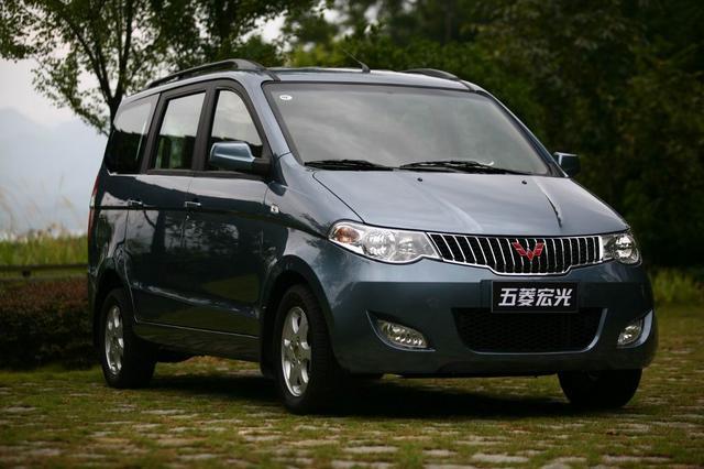 五菱的車標的確好看，放在百萬以上的車上絕對鎮得住場面！