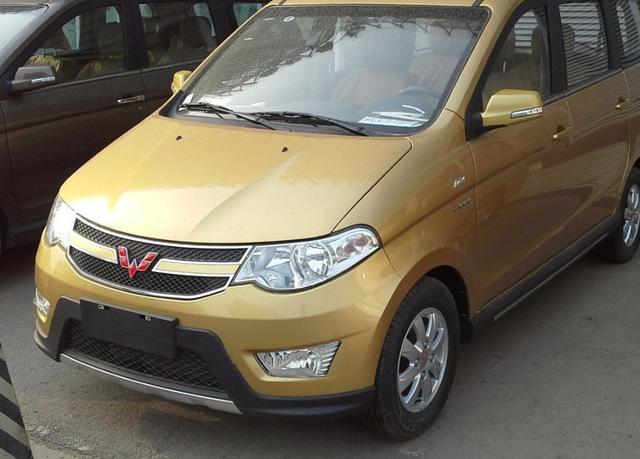 五菱的車標的確好看，放在百萬以上的車上絕對鎮得住場面！