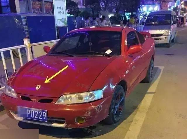 決戰(zhàn)秋名山，戰(zhàn)敗者請自覺留下車標(biāo)！