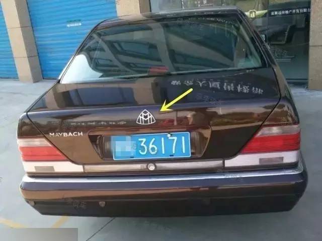 決戰(zhàn)秋名山，戰(zhàn)敗者請自覺留下車標(biāo)！