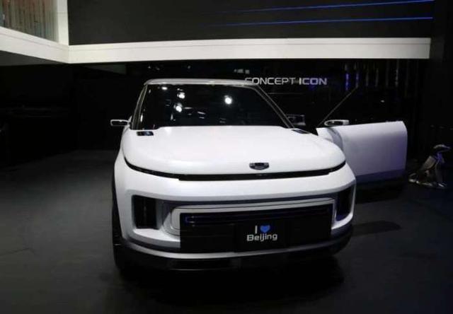 吉利更換全新車(chē)標(biāo)，顏值直逼保時(shí)捷，網(wǎng)友：設(shè)計(jì)師加薪！