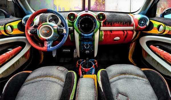 為撐面子車主私將車標升級成邁巴赫！被交警逮住，才知換標實情！