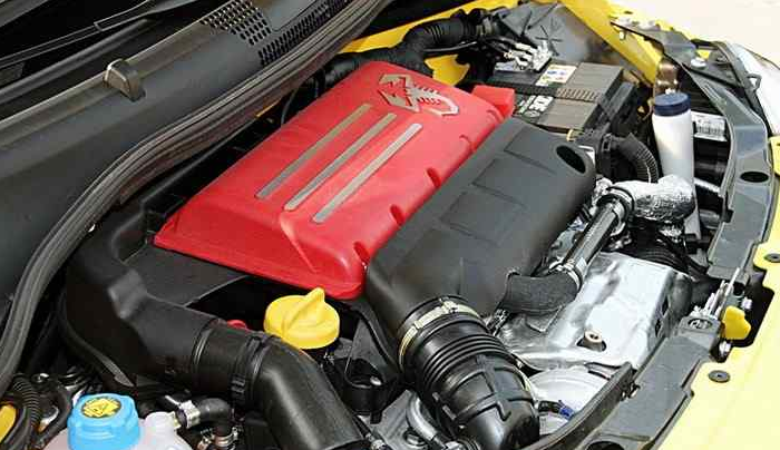 罕見的呆萌小車，車標是個蝎子，價值80萬，還被稱為迷你法拉利！