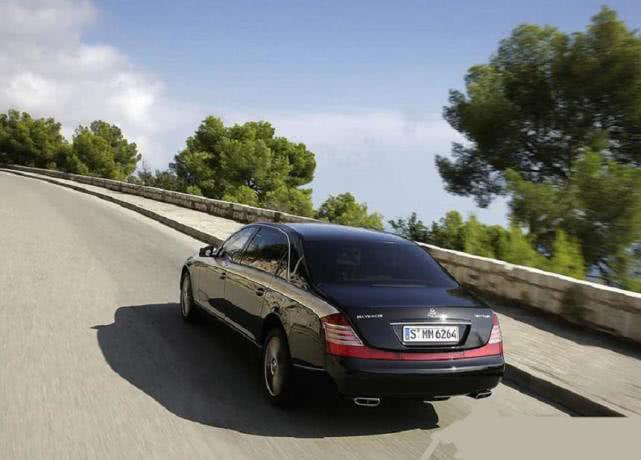 全球僅百輛的邁巴赫齊柏林，一個(gè)車(chē)標(biāo)買(mǎi)一輛車(chē)，較大亮點(diǎn)卻被吐槽