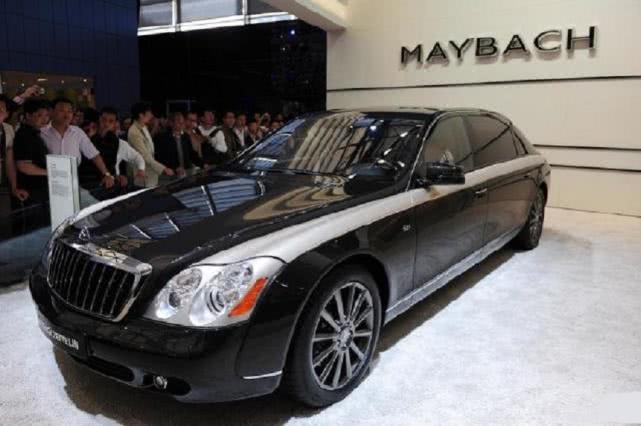 全球僅百輛的邁巴赫齊柏林，一個(gè)車(chē)標(biāo)買(mǎi)一輛車(chē)，較大亮點(diǎn)卻被吐槽