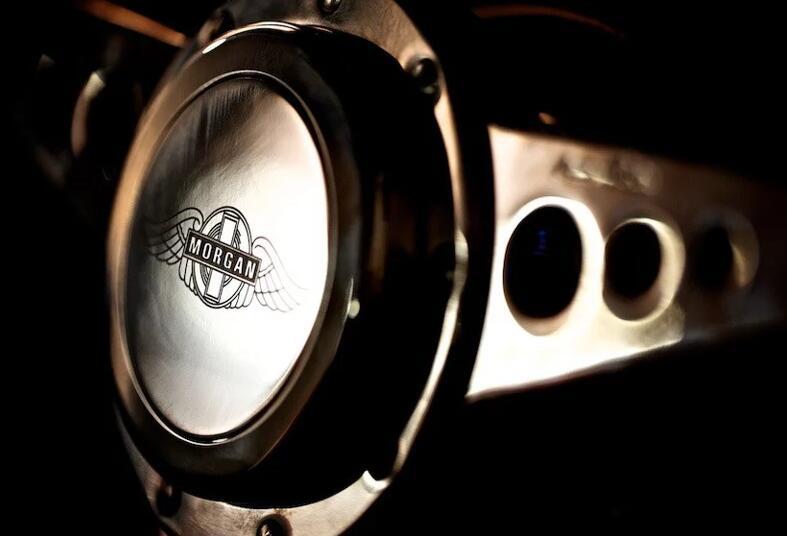 不怕大眾帶字母，就怕車標(biāo)帶翅膀！看到它們還是躲遠點