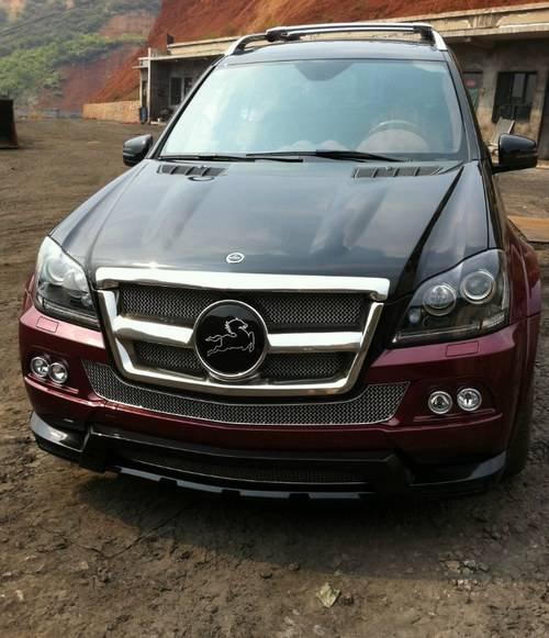 奔馳換了個(gè)巴博斯車標(biāo)，竟然被加油站小妹誤以為是30萬的比亞迪