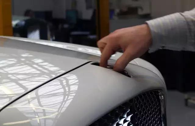 勞斯萊斯、賓利的立標這么漂亮，為何其它車不用？