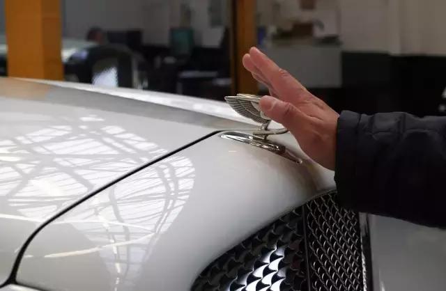 勞斯萊斯、賓利的立標這么漂亮，為何其它車不用？