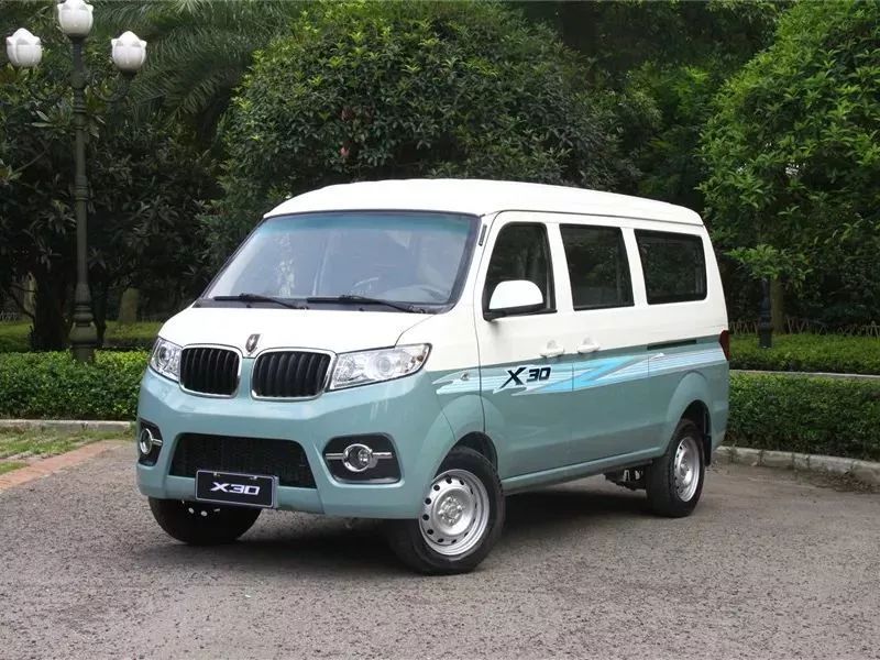 華晨是有多不受待見，買了寶馬都要摳掉車標？