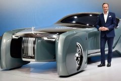 紅旗終于覺醒，全新車標＋勞