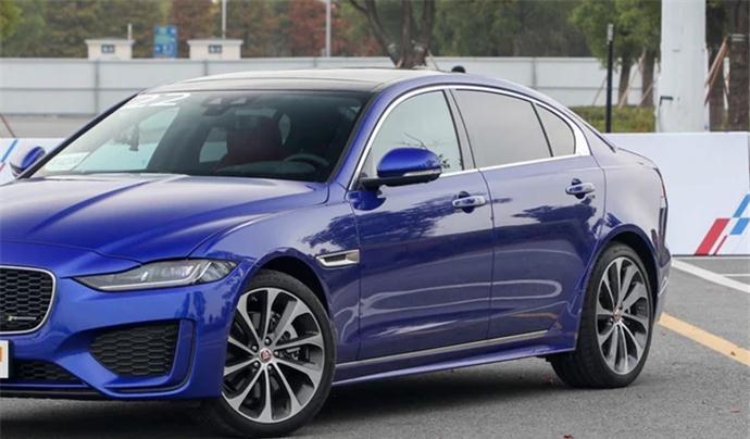 被車標耽誤的&ldquo;撩妹王&rdquo;，滿油925Km，高速180碼都不飄，卻不被理