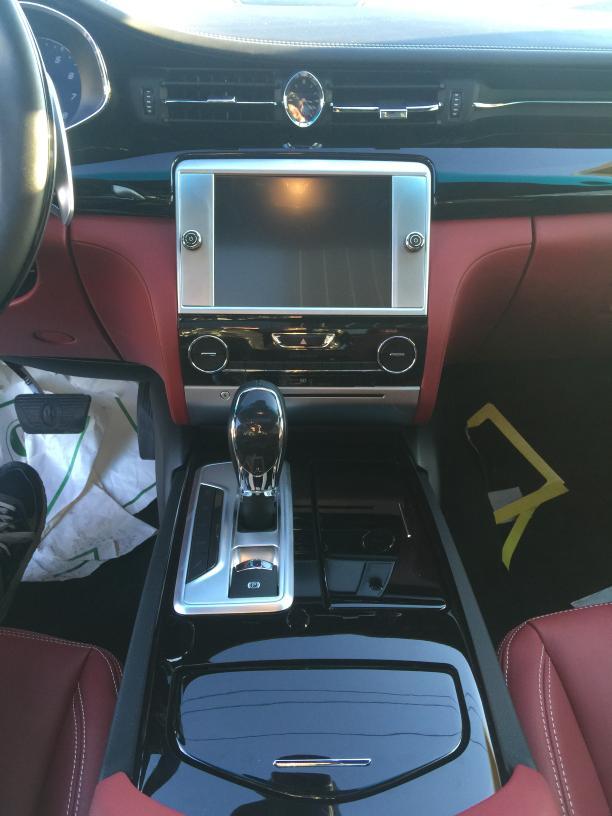 來自意大利的轎跑，糞叉的車標絕對不會掉面兒。