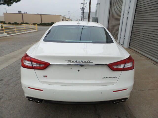 來自意大利的轎跑，糞叉的車標絕對不會掉面兒。