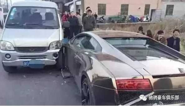 秋名山車神究竟被誰打敗了？如今車標依然在，不見當年老司機！