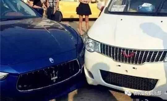 秋名山車神究竟被誰打敗了？如今車標依然在，不見當年老司機！