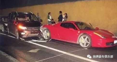 秋名山車神究竟被誰打敗了？如今車標依然在，不見當年老司機！