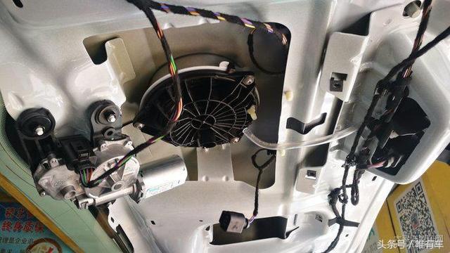 高爾夫升級原廠車標(biāo)翻蓋倒車攝像頭