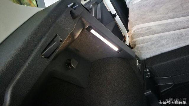 高爾夫升級原廠車標(biāo)翻蓋倒車攝像頭