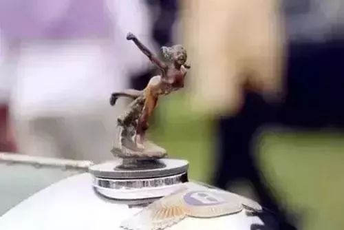 這些車標，認識3個，您絕對就是老司機 !