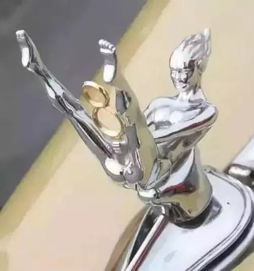 這些車標，認識3個，您絕對就是老司機 !