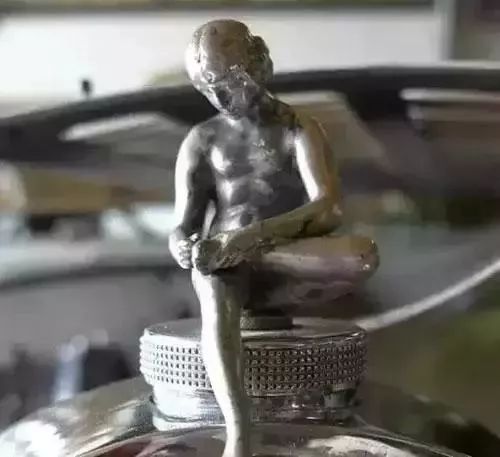 這些車標，認識3個，您絕對就是老司機 !