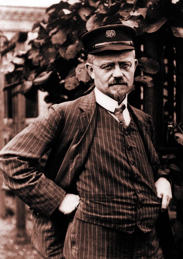 奧迪：差點變成五環不說，它還被國際奧委會起訴過 | 車標史