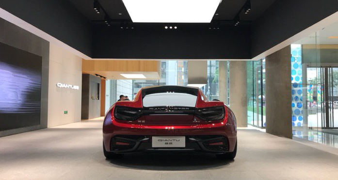 酷似邁凱輪的國(guó)產(chǎn)新能源超跑，蜻蜓隊(duì)長(zhǎng)車(chē)標(biāo)，80萬(wàn)競(jìng)爭(zhēng)特斯拉