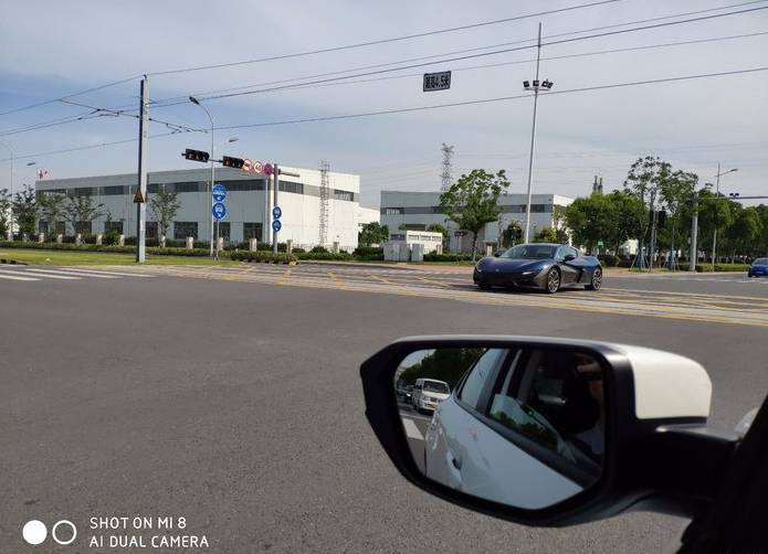 酷似邁凱輪的國(guó)產(chǎn)新能源超跑，蜻蜓隊(duì)長(zhǎng)車(chē)標(biāo)，80萬(wàn)競(jìng)爭(zhēng)特斯拉