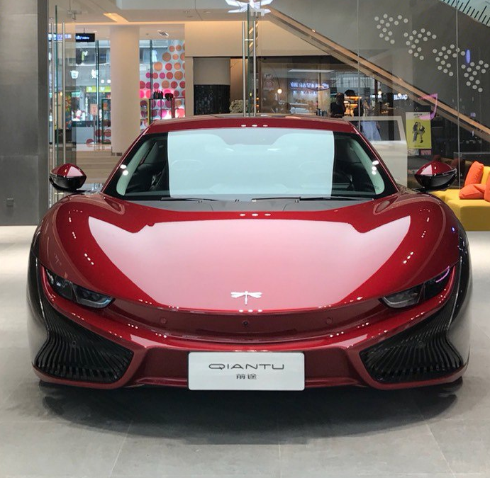 酷似邁凱輪的國(guó)產(chǎn)新能源超跑，蜻蜓隊(duì)長(zhǎng)車(chē)標(biāo)，80萬(wàn)競(jìng)爭(zhēng)特斯拉