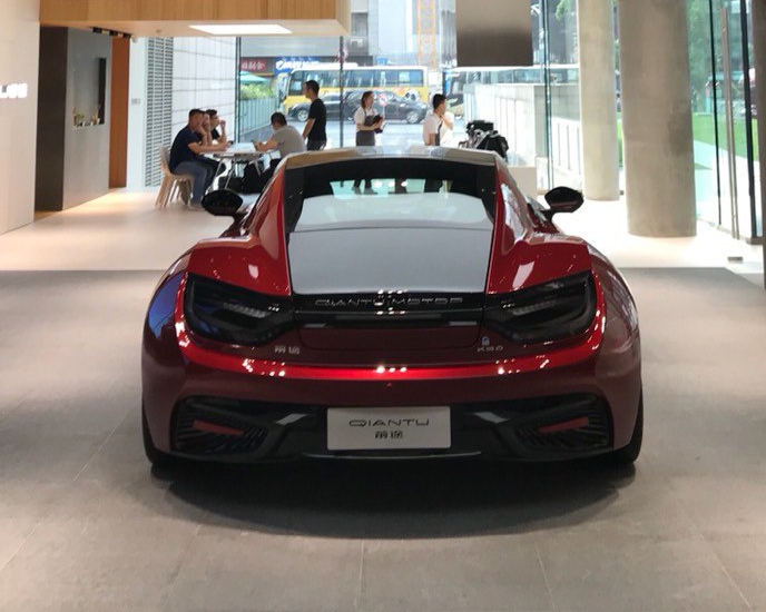 酷似邁凱輪的國(guó)產(chǎn)新能源超跑，蜻蜓隊(duì)長(zhǎng)車(chē)標(biāo)，80萬(wàn)競(jìng)爭(zhēng)特斯拉