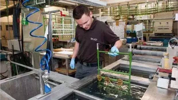 保時捷為什么貴？看車標就知道了！