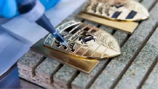 保時捷為什么貴？看車標就知道了！