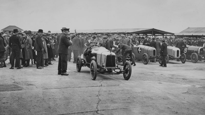 世界頂級汽車改裝裝飾品牌-賽旗飾SAQETH-品牌簡介