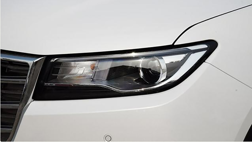 哈弗新車到店！2.0T+7DCT，網友：全新黑底色LOGO很霸氣