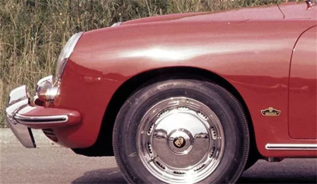 保時捷LOGO到底是一匹馬還是一頭鹿？